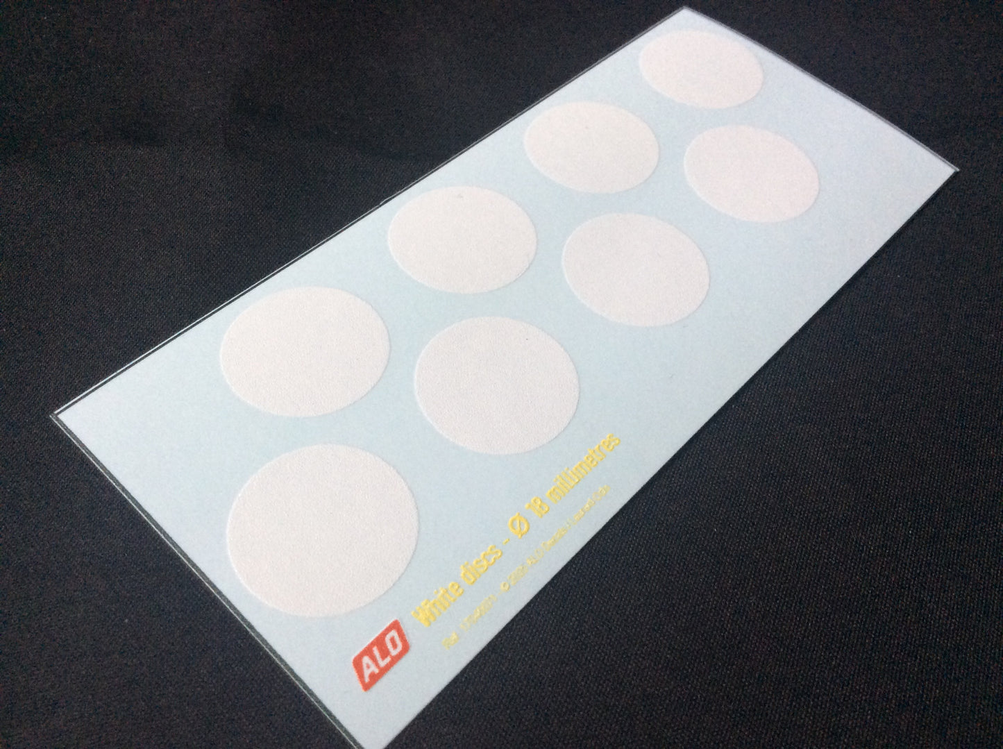 WHITE DISCS - 1:43, 1:32, 1:24, 1:18 DECALS
